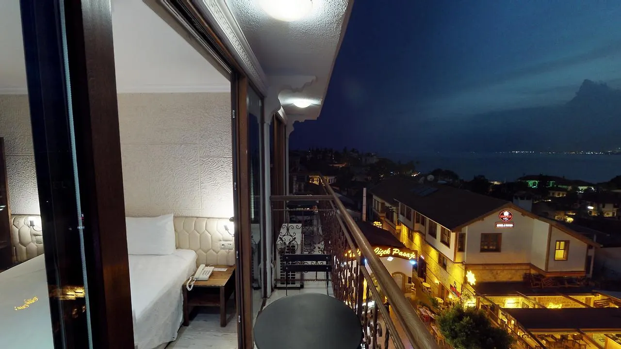 Patron Hotel Antalya 2*,